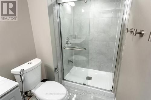 5952 Grossbeak Drive, Mississauga, ON - Indoor Photo Showing Bathroom