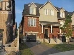 29 JINNAH COURT Toronto, ON M4A 2Y2