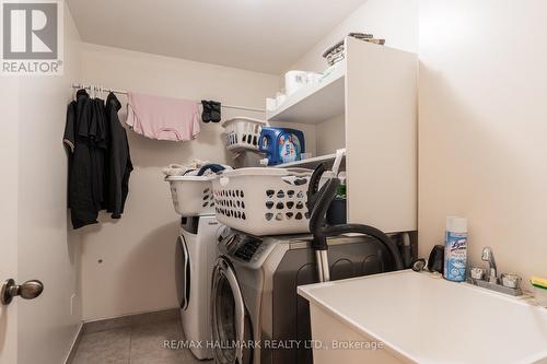 278 Sharon Creek Drive, East Gwillimbury, ON - Indoor Photo Showing Laundry Room