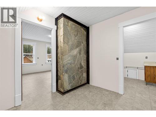 second floor - 3135 Edes Road, Salmon Arm, BC - Indoor Photo Showing Other Room