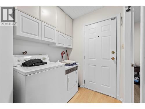 suite - 3135 Edes Road, Salmon Arm, BC - Indoor Photo Showing Laundry Room