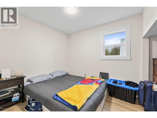 suite - 3135 Edes Road, Salmon Arm, BC - Indoor Photo Showing Bedroom