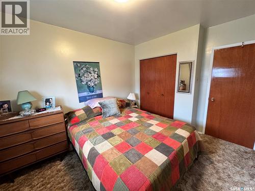 423 7Th Avenue W, Biggar, SK - Indoor Photo Showing Bedroom