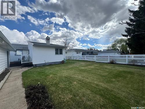 423 7Th Avenue W, Biggar, SK - Outdoor