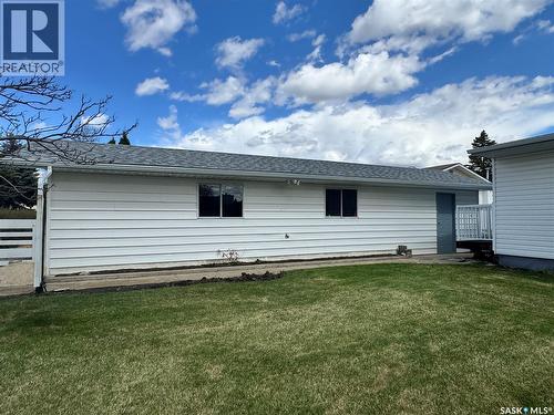 423 7Th Avenue W, Biggar, SK - Outdoor