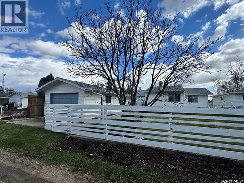 423 7Th Avenue W, Biggar, SK - Outdoor