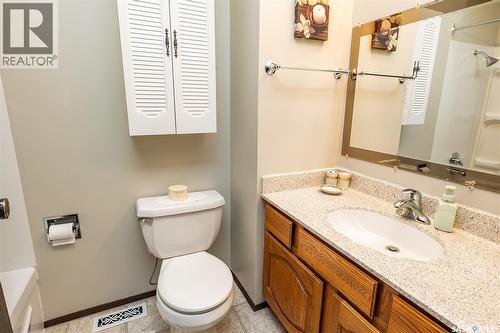 512 9Th Street E, Wynyard, SK - Indoor Photo Showing Bathroom