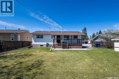 512 9Th Street E, Wynyard, SK - Outdoor With Deck Patio Veranda