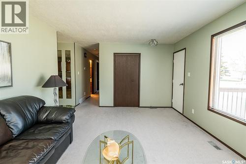 512 9Th Street E, Wynyard, SK - Indoor Photo Showing Other Room