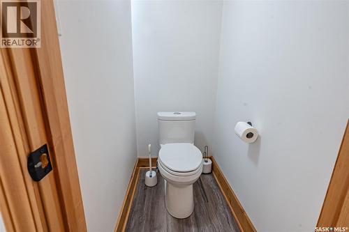 310 F Avenue S, Saskatoon, SK - Indoor Photo Showing Bathroom