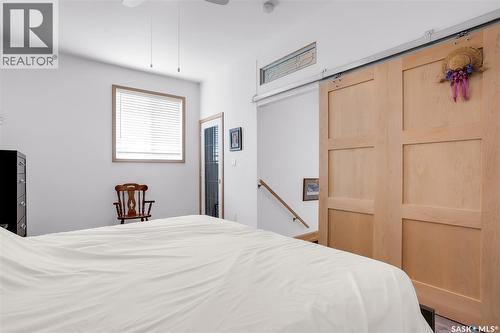 310 F Avenue S, Saskatoon, SK - Indoor Photo Showing Bedroom
