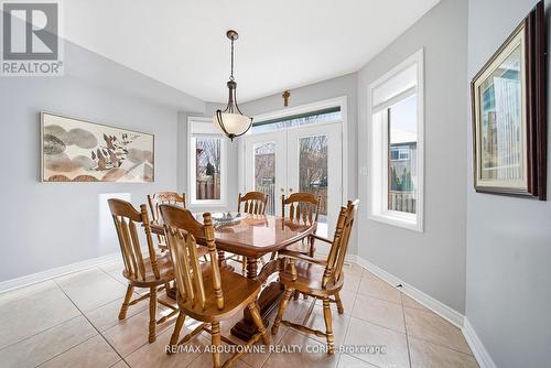 2070 Willhaven Trail, Oakville, ON - Indoor Photo Showing Dining Room