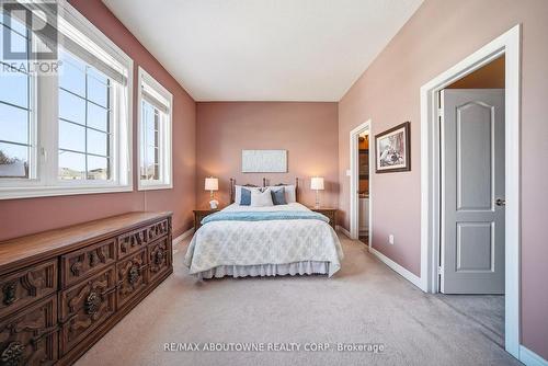 2070 Willhaven Trail, Oakville, ON - Indoor Photo Showing Bedroom