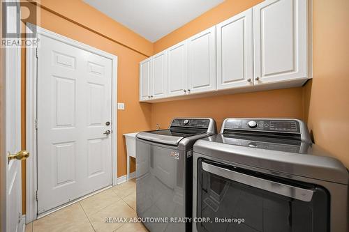 2070 Willhaven Trail, Oakville, ON - Indoor Photo Showing Laundry Room
