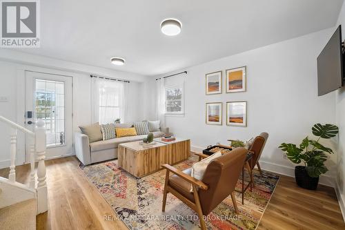 248 Lincoln Road W, Fort Erie (Crystal Beach), ON - Indoor Photo Showing Living Room