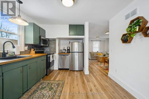 248 Lincoln Road W, Fort Erie (Crystal Beach), ON - Indoor Photo Showing Kitchen