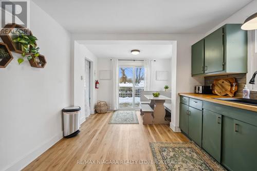 248 Lincoln Road W, Fort Erie (Crystal Beach), ON - Indoor Photo Showing Kitchen