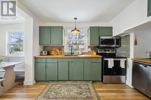 248 Lincoln Road W, Fort Erie (Crystal Beach), ON - Indoor Photo Showing Kitchen