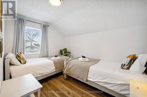 248 Lincoln Road W, Fort Erie (Crystal Beach), ON - Indoor Photo Showing Bedroom