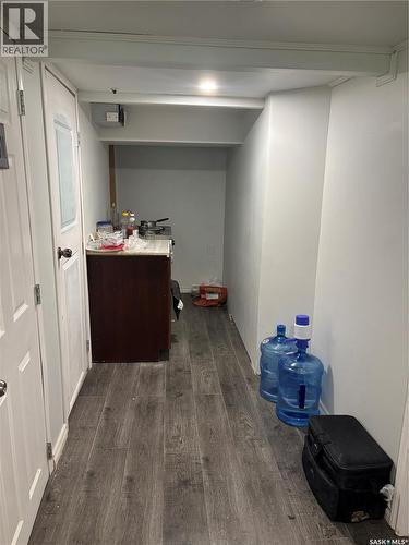 1306 B Avenue N, Saskatoon, SK - Indoor