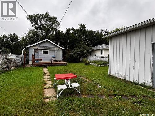 1306 B Avenue N, Saskatoon, SK - Outdoor