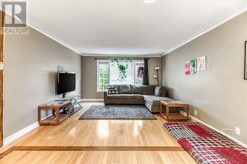 60 Allan, Coniston, ON - Indoor Photo Showing Living Room