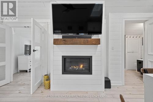 343 Cambridge Road W, Fort Erie (Crystal Beach), ON - Indoor With Fireplace