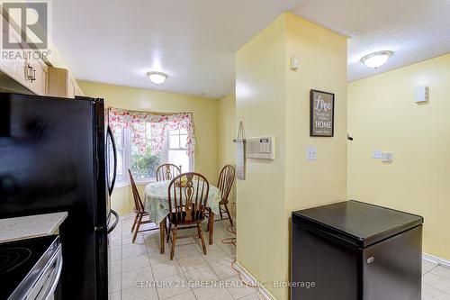 3 Desert Sand Drive, Brampton, ON - Indoor