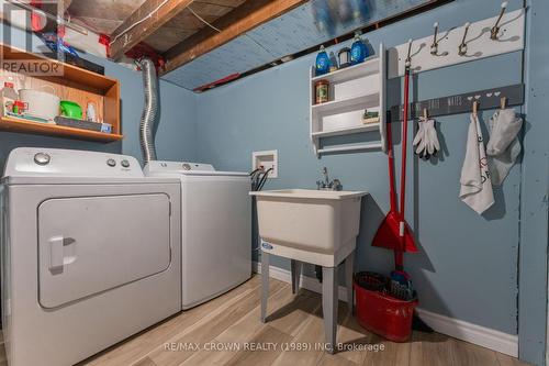 33 Dominion Avenue, Kapuskasing, ON - Indoor Photo Showing Laundry Room