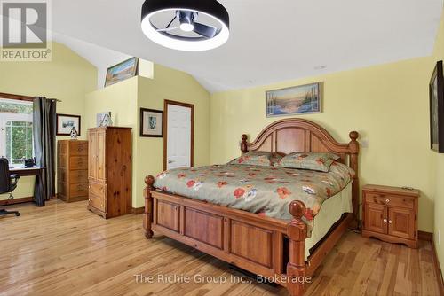 1345 South Wilberforce Road, Highlands East, ON - Indoor Photo Showing Bedroom