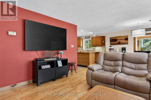 1345 South Wilberforce Road, Highlands East, ON - Indoor Photo Showing Living Room