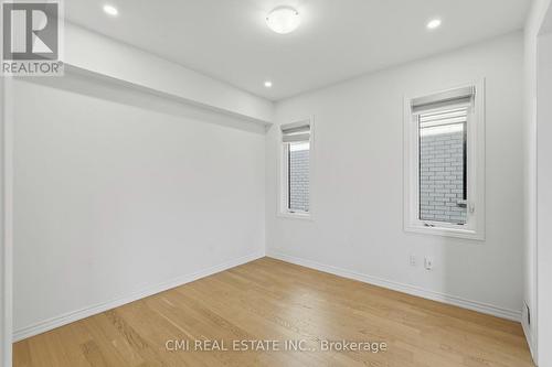 20 Hillcroft Way, Kawartha Lakes, ON - Indoor Photo Showing Other Room