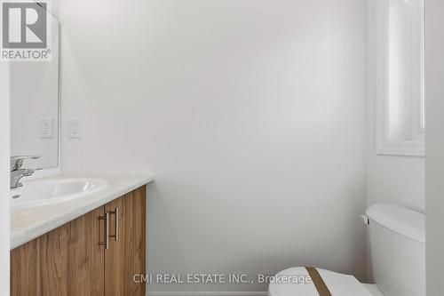 20 Hillcroft Way, Kawartha Lakes, ON - Indoor Photo Showing Bathroom