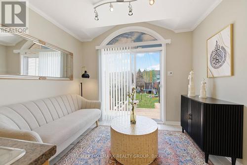 2208 Brockstone Crescent, Ottawa, ON - Indoor Photo Showing Living Room