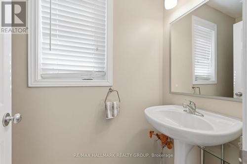 2208 Brockstone Crescent, Ottawa, ON - Indoor Photo Showing Bathroom