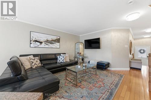 2208 Brockstone Crescent, Ottawa, ON - Indoor Photo Showing Living Room