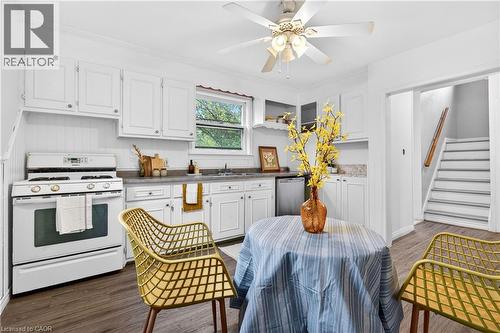 447 Melvin Avenue, Hamilton, ON - Indoor Photo Showing Kitchen