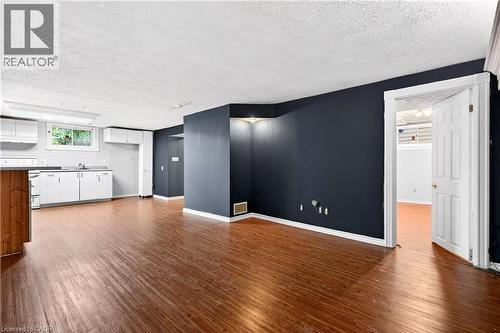 447 Melvin Avenue, Hamilton, ON - Indoor Photo Showing Kitchen