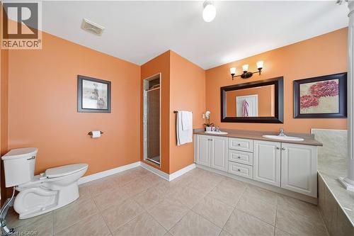 2070 Willhaven Trail, Oakville, ON - Indoor Photo Showing Bathroom
