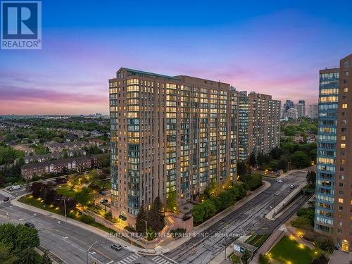 2016 - 145 HILLCREST AVENUE  Mississauga, ON L5B 3Z1