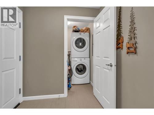 3589 Skaha Lake Road Unit# 406, Penticton, BC - Indoor Photo Showing Laundry Room