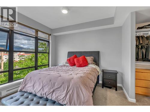 3589 Skaha Lake Road Unit# 406, Penticton, BC - Indoor Photo Showing Bedroom