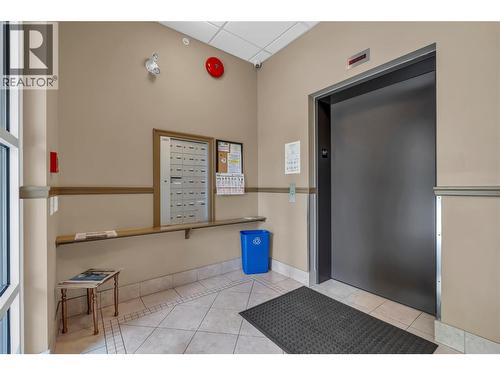 3589 Skaha Lake Road Unit# 406, Penticton, BC - Indoor Photo Showing Other Room