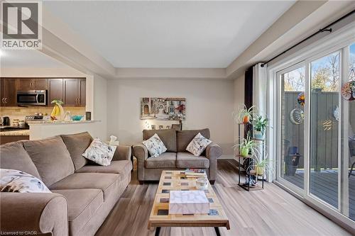 635 Saginaw Parkway Unit# 2, Cambridge, ON - Indoor Photo Showing Living Room