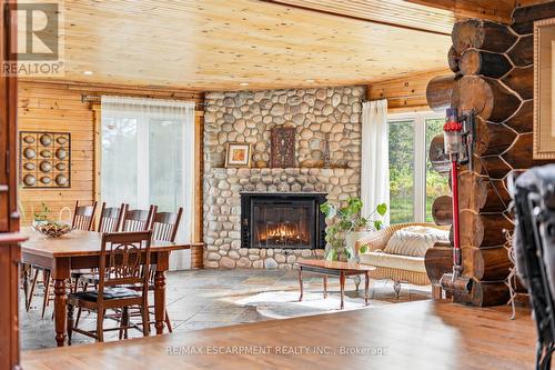 678 Chantler Road, Pelham, ON - Indoor Photo Showing Living Room With Fireplace