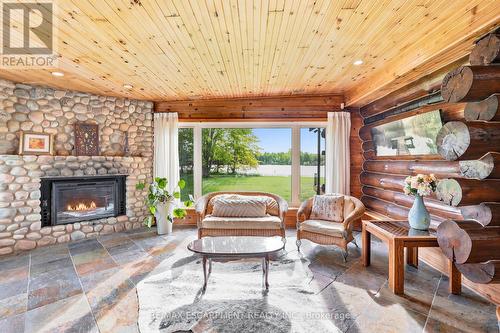 678 Chantler Road, Pelham, ON - Indoor Photo Showing Living Room With Fireplace