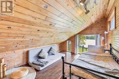 678 Chantler Road, Pelham, ON - Indoor Photo Showing Other Room