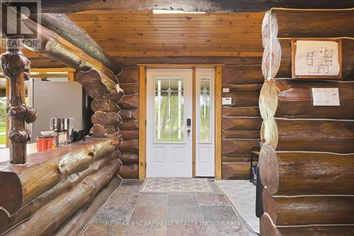678 Chantler Road, Pelham, ON - Indoor Photo Showing Other Room