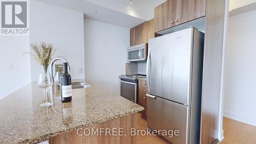 606 - 485 Richmond Road, Ottawa, ON - Indoor Photo Showing Kitchen With Upgraded Kitchen