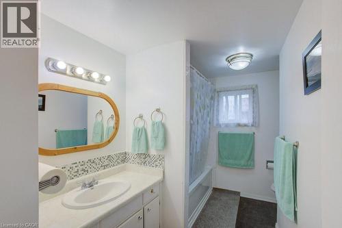 44 Madison Avenue, Orangeville, ON - Indoor Photo Showing Bathroom